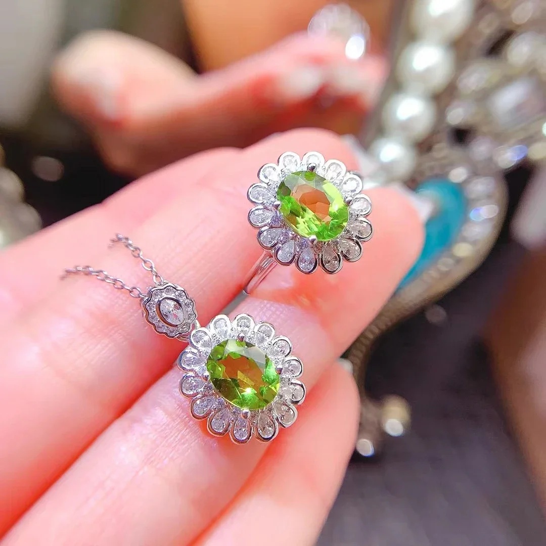 Cute 925 Silver Flower Jewelry Set for Women 4mm*6mm Total 1ct Natural Peridot Ring and Pendant with Thick 18K Gold Plating