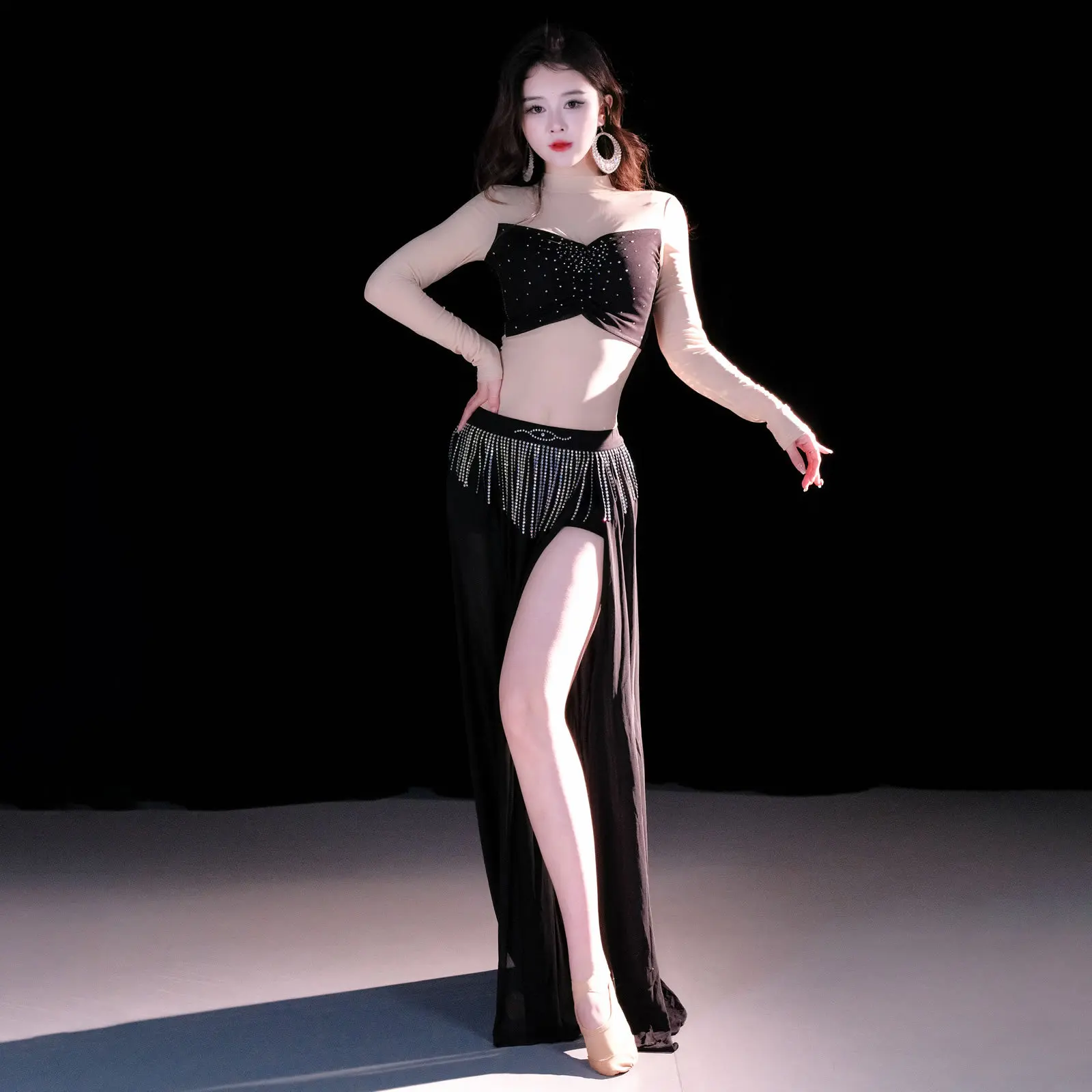 مجموعة أزياء الرقص الشرقي الأنيقة - زي أداء شبكي مصنوع يدويًا مع تصميم أصلي للراقصات المحترفين #1