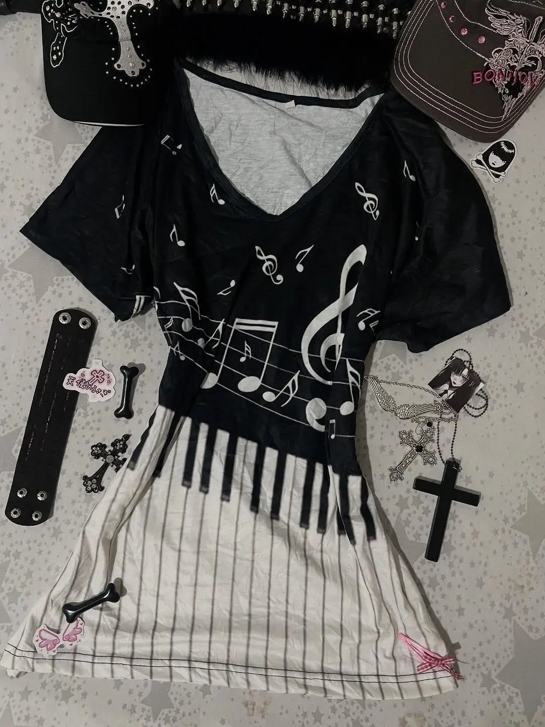 Y2K Gothic Music Tee Piano Keyboard Musical Notes Print V-Neck T-Shirt Women 2000s Grunge Japanese E-girls Retro Tees hottie top