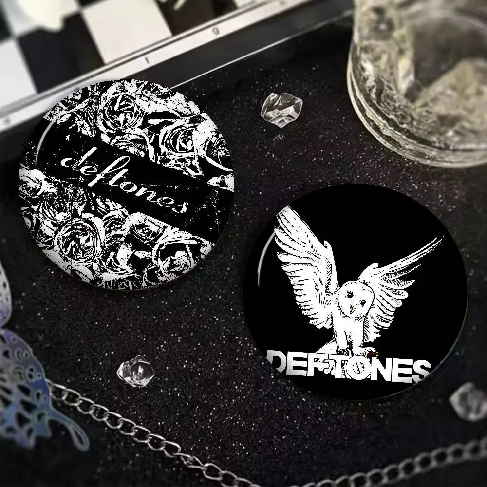 D-Deftones دبابيس جديدة دبوس زر ناعم مضحك سخيف Gnarpy على لوح التزلج ميمي شارة ألعاب جمع الهدايا