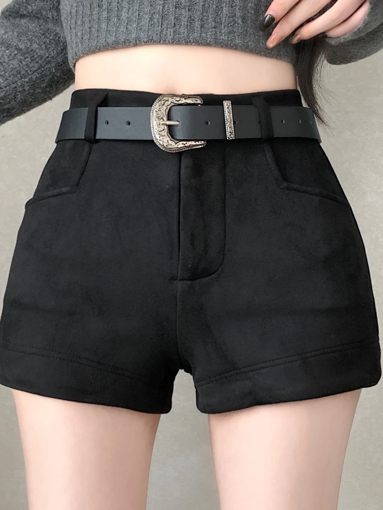 Pantaloncini a gamba larga in velluto di pelle di cervo da donna autunno e inverno nuovi pantaloni con stivali dritti a forma di A ispessiti in peluche a vita alta