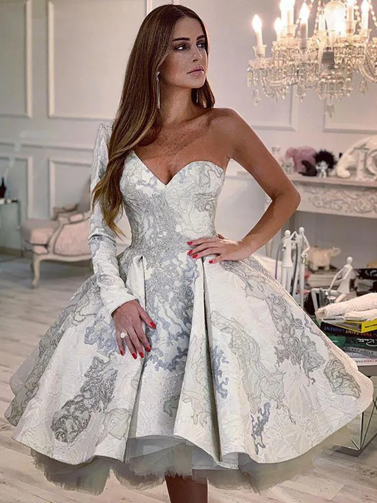 Designer Short Wedding Dresses Classic Straps Crystal Belt Mini Length White Ivory Bridal Gowns Zip Robe De Mariée Tutu Skirt