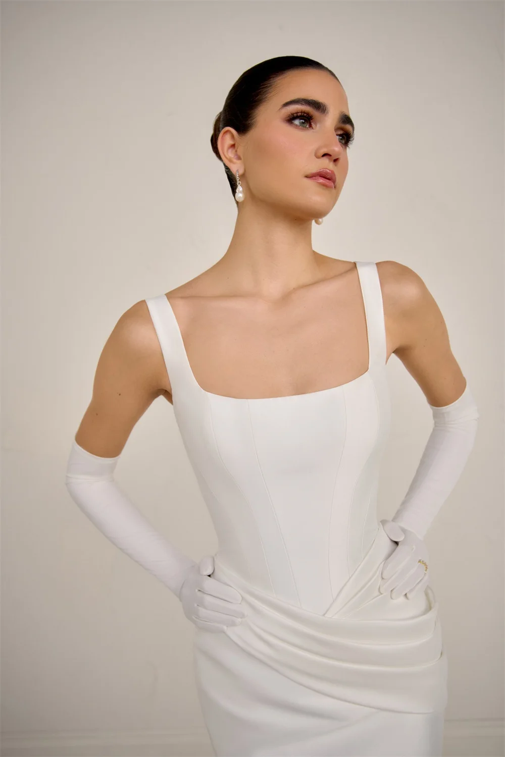 فستان زفاف كيوتو مخصص بياقة مربعة بيضاء حورية البحر مطوي ذيل طويل فيستدوس دي نوش برباط من الخلف سهرة رسمية 2025