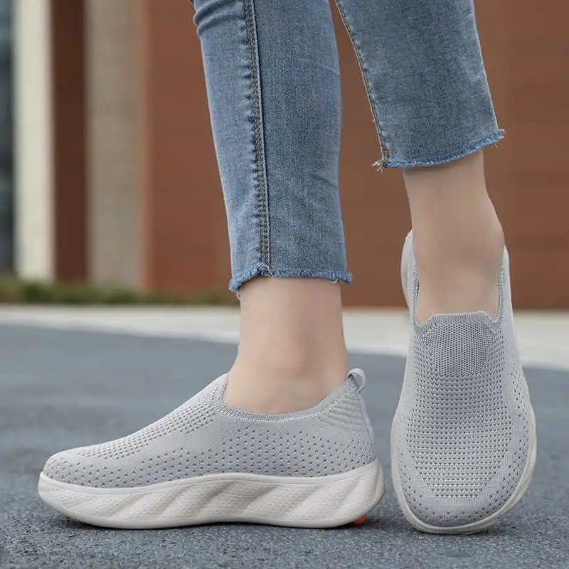 Breathable Mesh Men Casual Shoes Non-Slip Lightweight Soft Comfortable Outdoor Walking Sneakers for Daily Travel and Gym