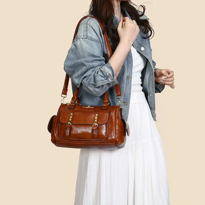 新しいレディースバッグソフトレザーハンドバッグ高質感メッセンジャーバッグ大容量枕バッグ高品質と高外観レベル