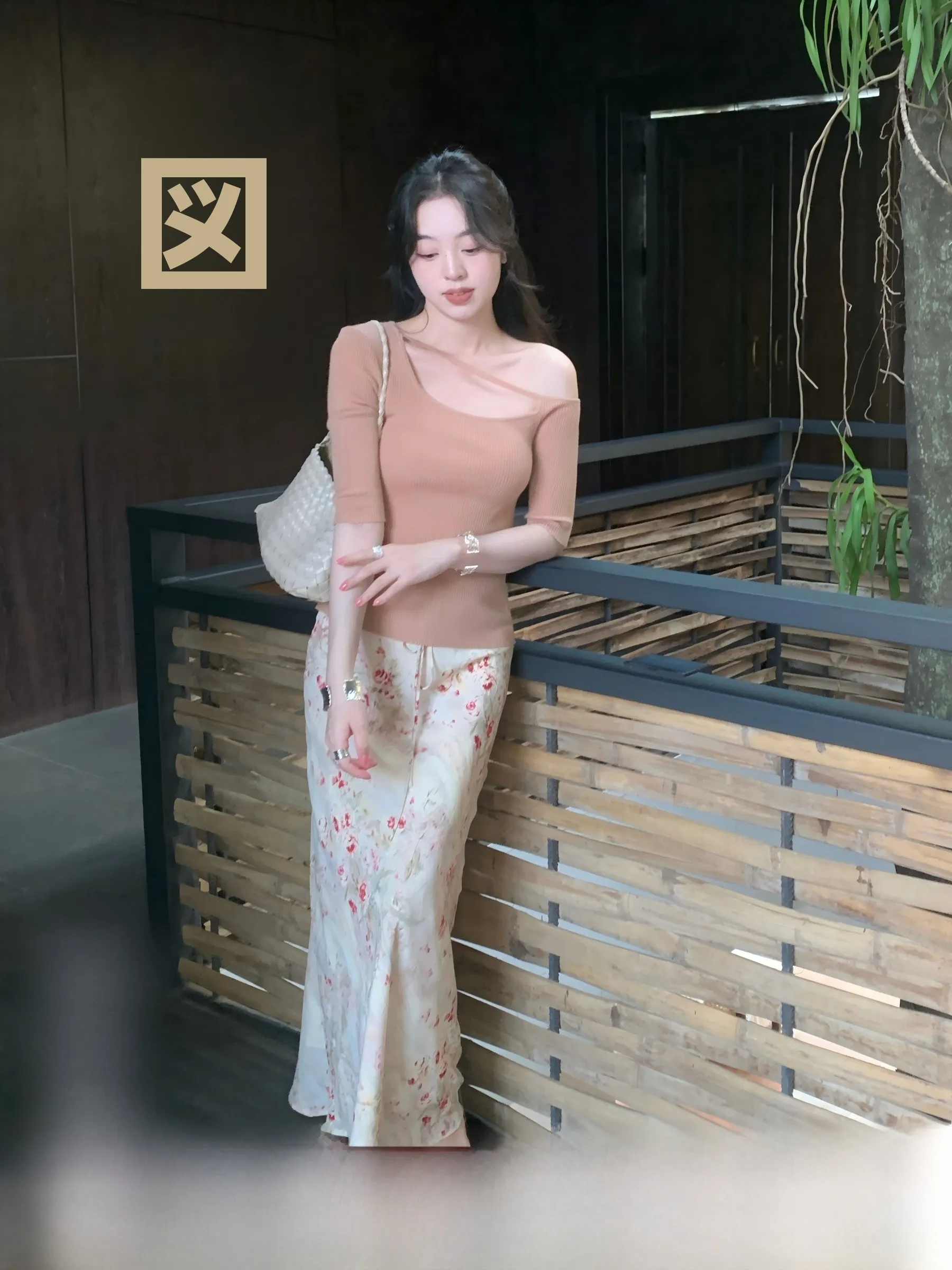 

Sympathetic Casual High Waist Floral Print Half Skirt Asymmetrical Straight Cut Women's Premium Quality Polyester Skirt