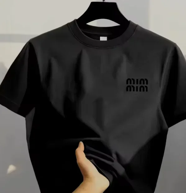 2025 hit camiseta italiana de moda: relajada y de moda. Nuevo estilo de verano, adecuado tanto para hombres como para mujeres. Tamaño extragrande