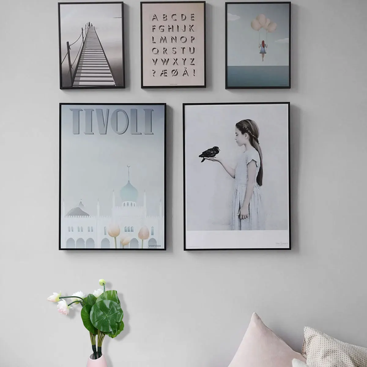 

2Pcs Silk Lotus Artificial Flower Ornament Fake Lotus Decoration Home Store Office Bedroom Festival White