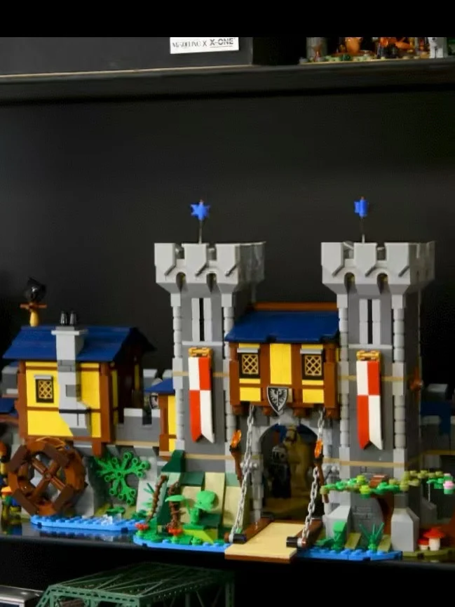 2024 هدايا الحفلات ثلاثة في واحد قلعة العصور الوسطى متوافقة مع 31120 هدايا عيد الميلاد والأطفال للبالغين وأعياد الميلاد