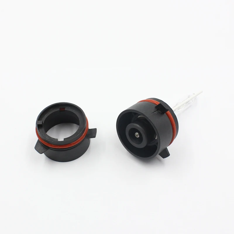 FSYLX 2pcs Car D2 HID Xenon headlight bulb Adapter Socket For BMW E39 3 Series HID Xenon lamp D2 D2S D2R Holder Replacement