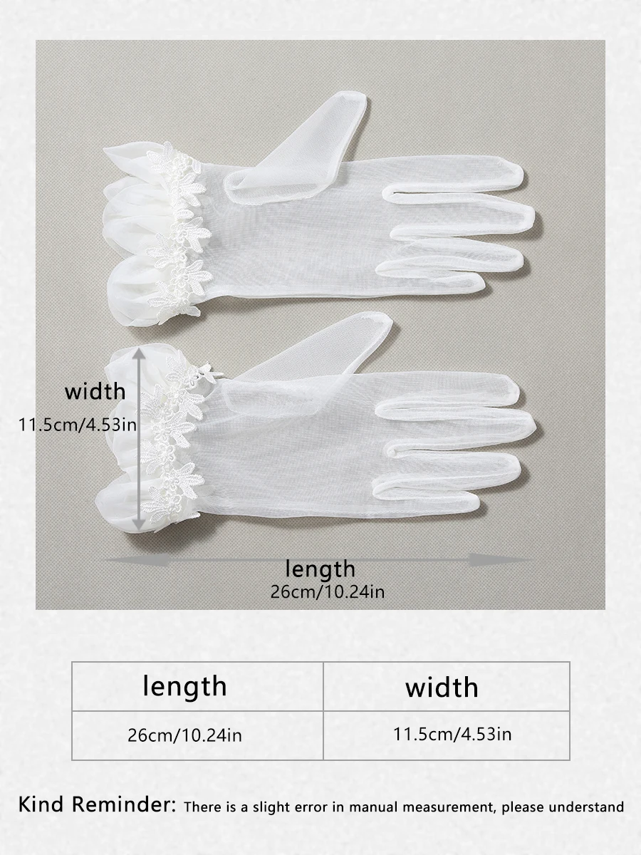 The bride's accessory is a pair of white gloves suitable for women's wedding parties