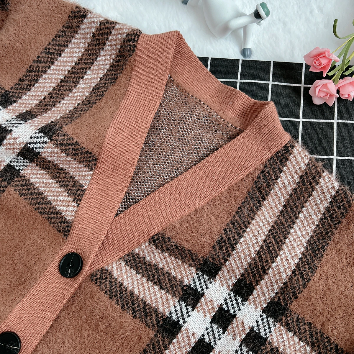 Women Casual 90s Vintage Plaid Knitting Long Sleeve V-Neck Cardigans 2024 Winter Fashion Elegant Single Breasted Ladies Sweater