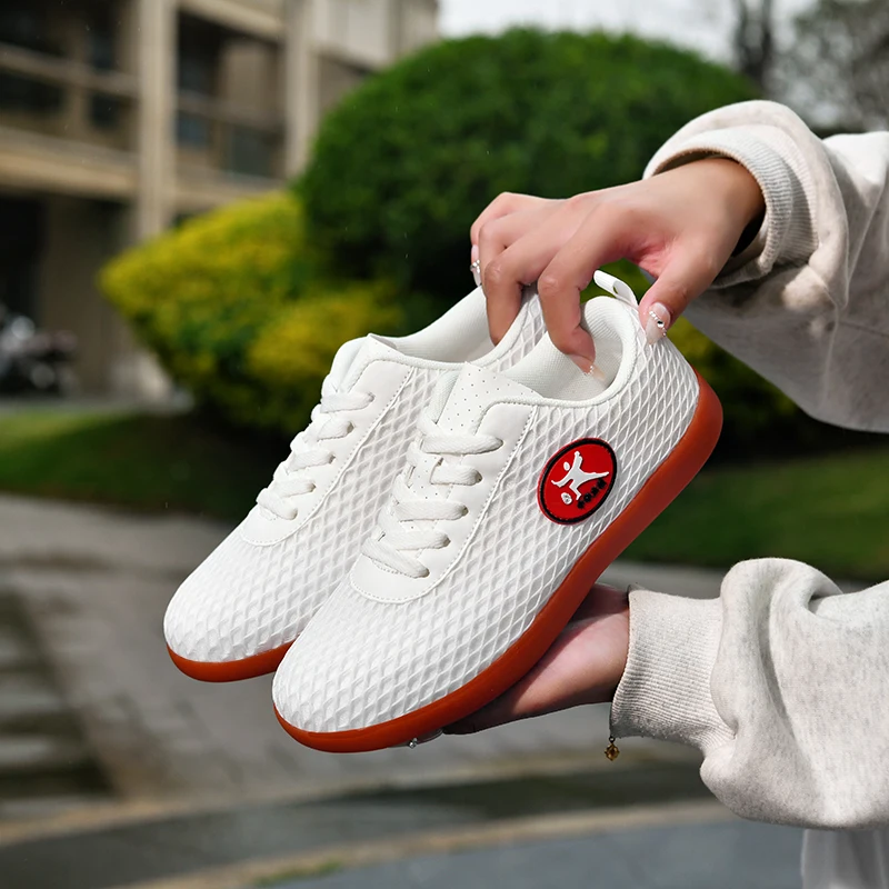 

Men's and Women's Taekwondo Shoes, Outdoor Mesh Breathable Kung Fu Martial Arts, Tai Chi, Karate Sports Shoes
