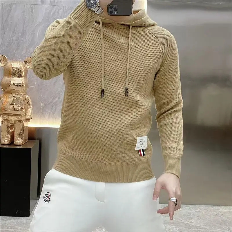 남성용 가을 겨울 컬렉션을 위한 새로운 스트라이프 니트 스웨터 후드 스웨터 캐주얼 패셔너블 다재다능한 트렌디 브랜드 S-4XL