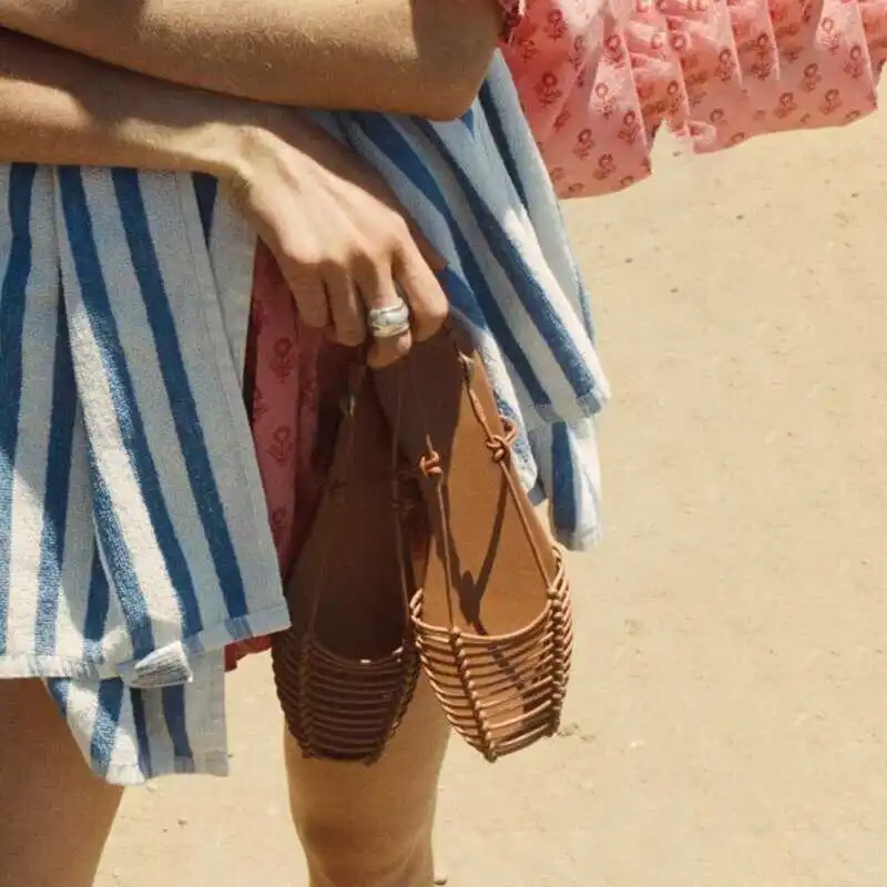 Sandálias de Couro Trançadas com Fundo Plano Estilo Romano Sandálias de Praia Fenas Faionáveis Respirável Slip-On com S...