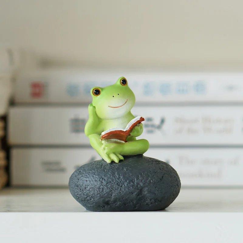 Miniature Frog Figurine Cute Mini Frog Resin Statue Rocking Chair Design with Book Indoor Home Bedroom Office Garden Decoration