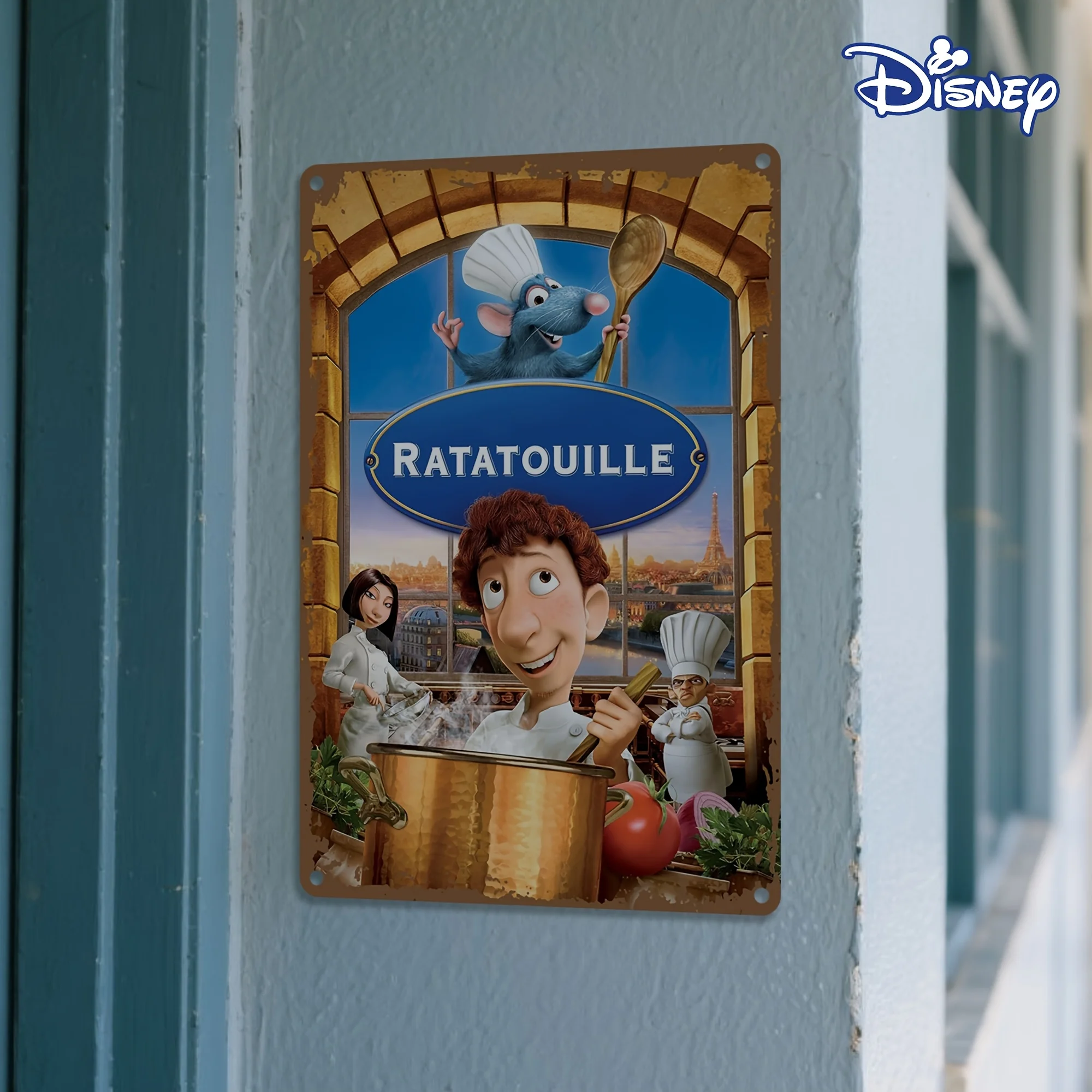 Disney Ratatouille Metallblechschild Wandkunst – 20,3 x 30,5 cm Vintage Pariser Kulinarische Szene mit Remy & Chef Gusto, langlebiges Eisenhaus
