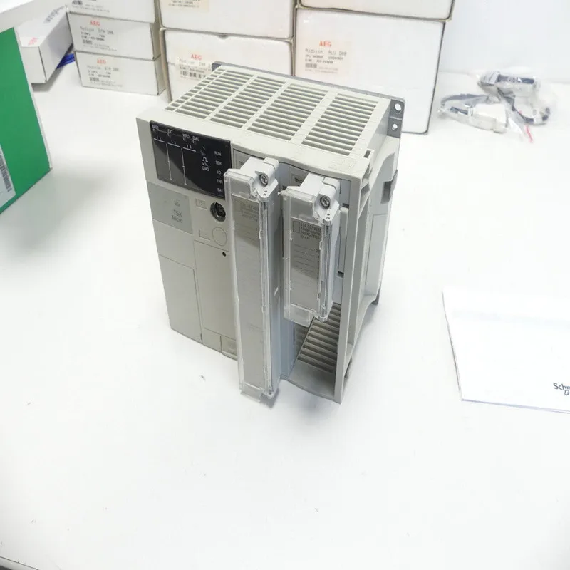 En stock Módulo PLC TSX 3710028 DR1 en buenas condiciones