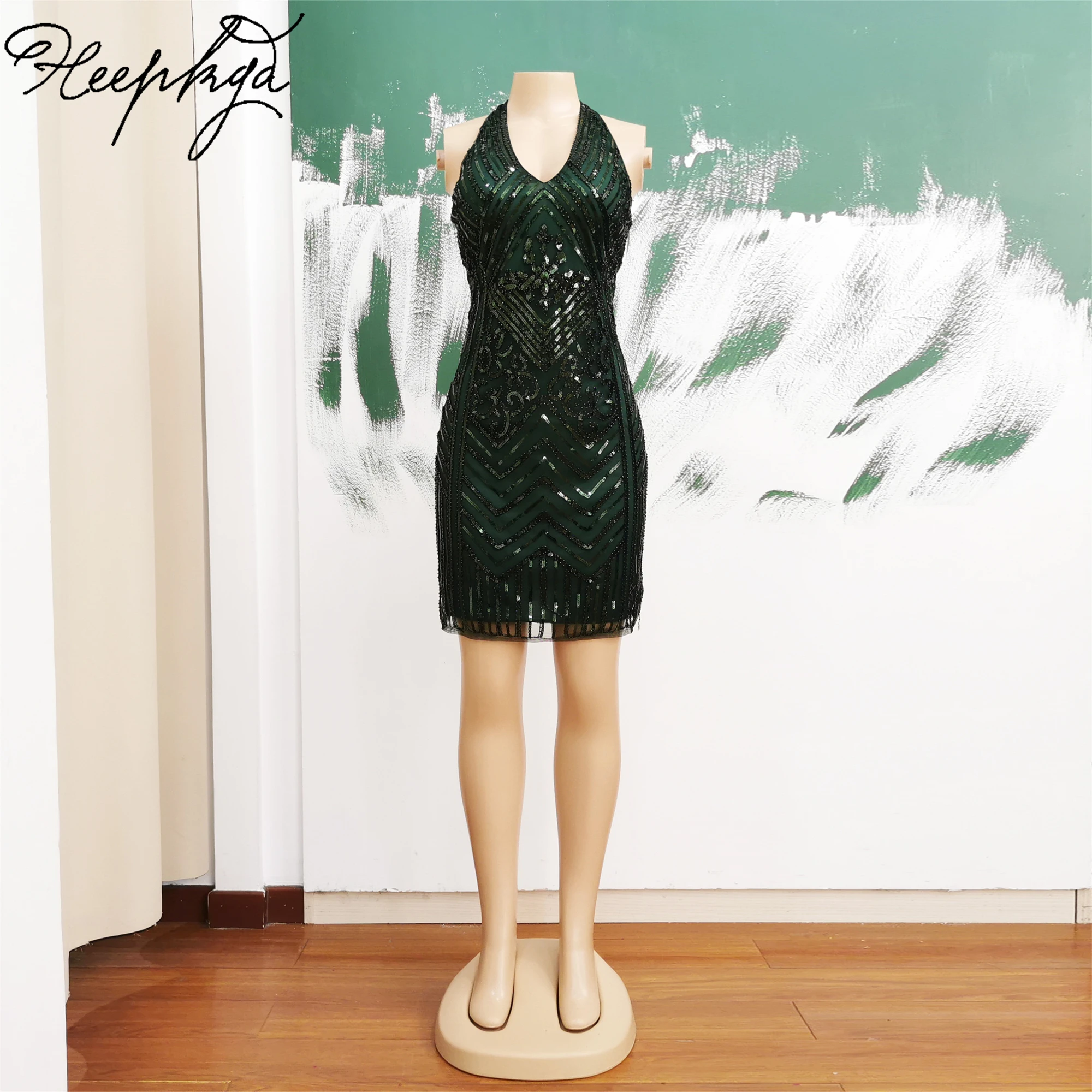 

Chic Dark Green Sequin Short Prom Dresses Backless Halter Straight Sexy Women Cocktail Party Gowns Wholesale Vestido De Festa