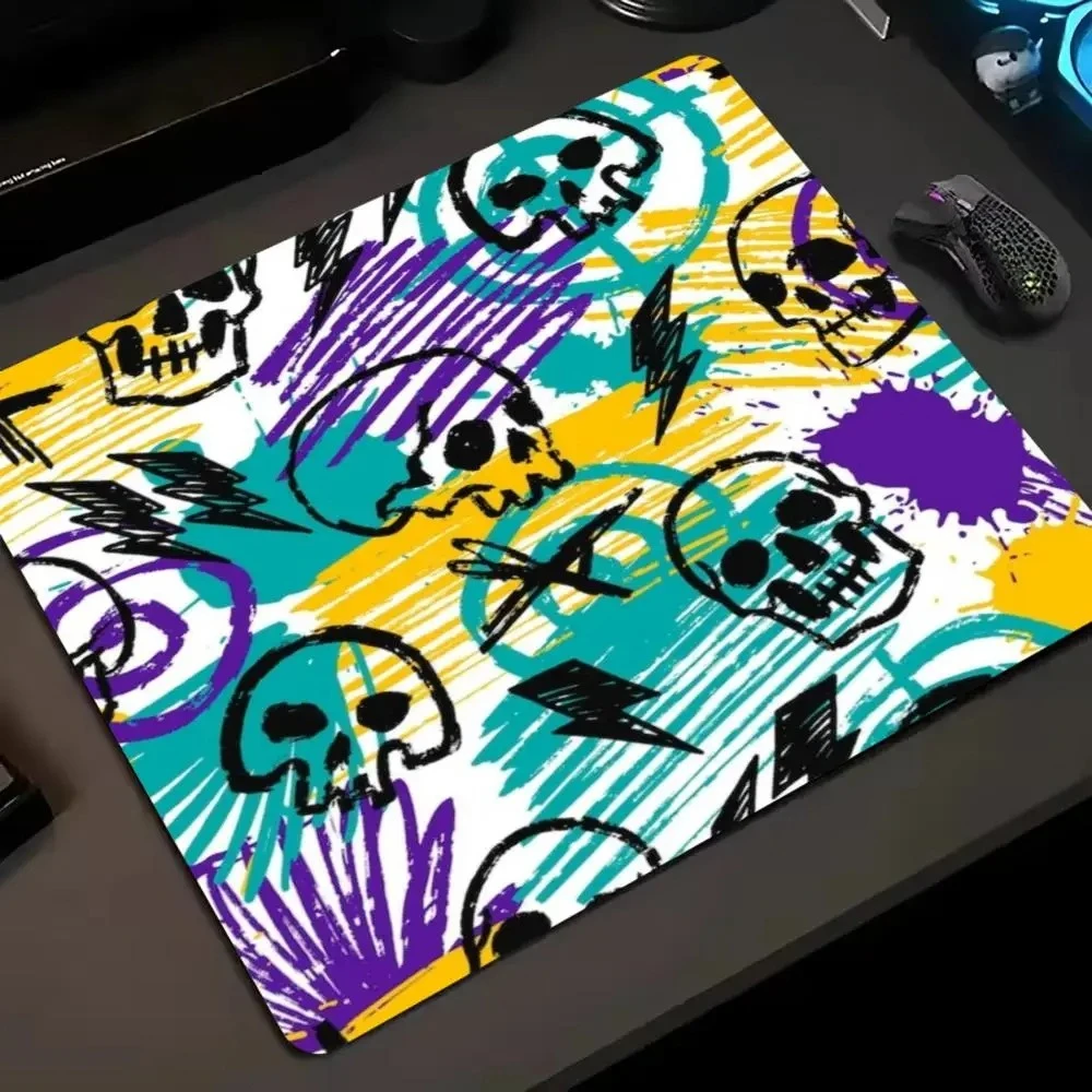 E Sports Street Graffiti Skull Bone Lightning Swirl Pattern Small Mouse Pad Speed Mousepad Gamer Premium Keyboard Desk Protector