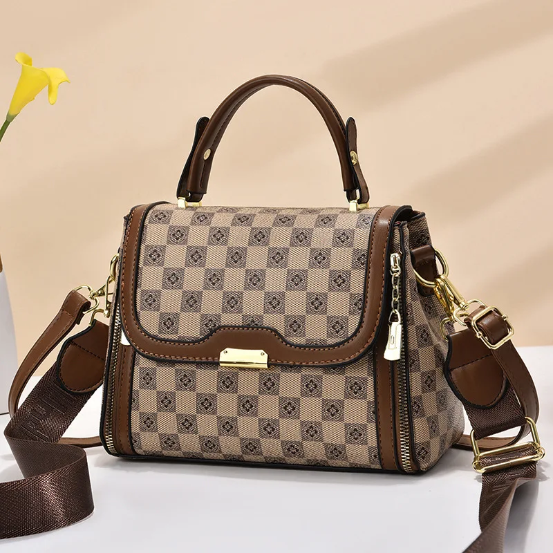 

2025 Fashion Cambridge Bag Women's PU Leather Structured Shoulder Bag with Chain Detail Crossbody in Khaki & Coffee