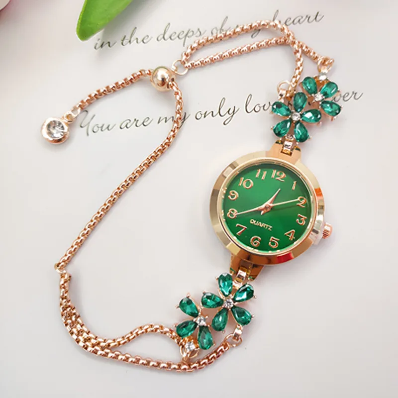 Women's Watch Fashion Women's Flower Set Diamond Drawstring Watch image 3