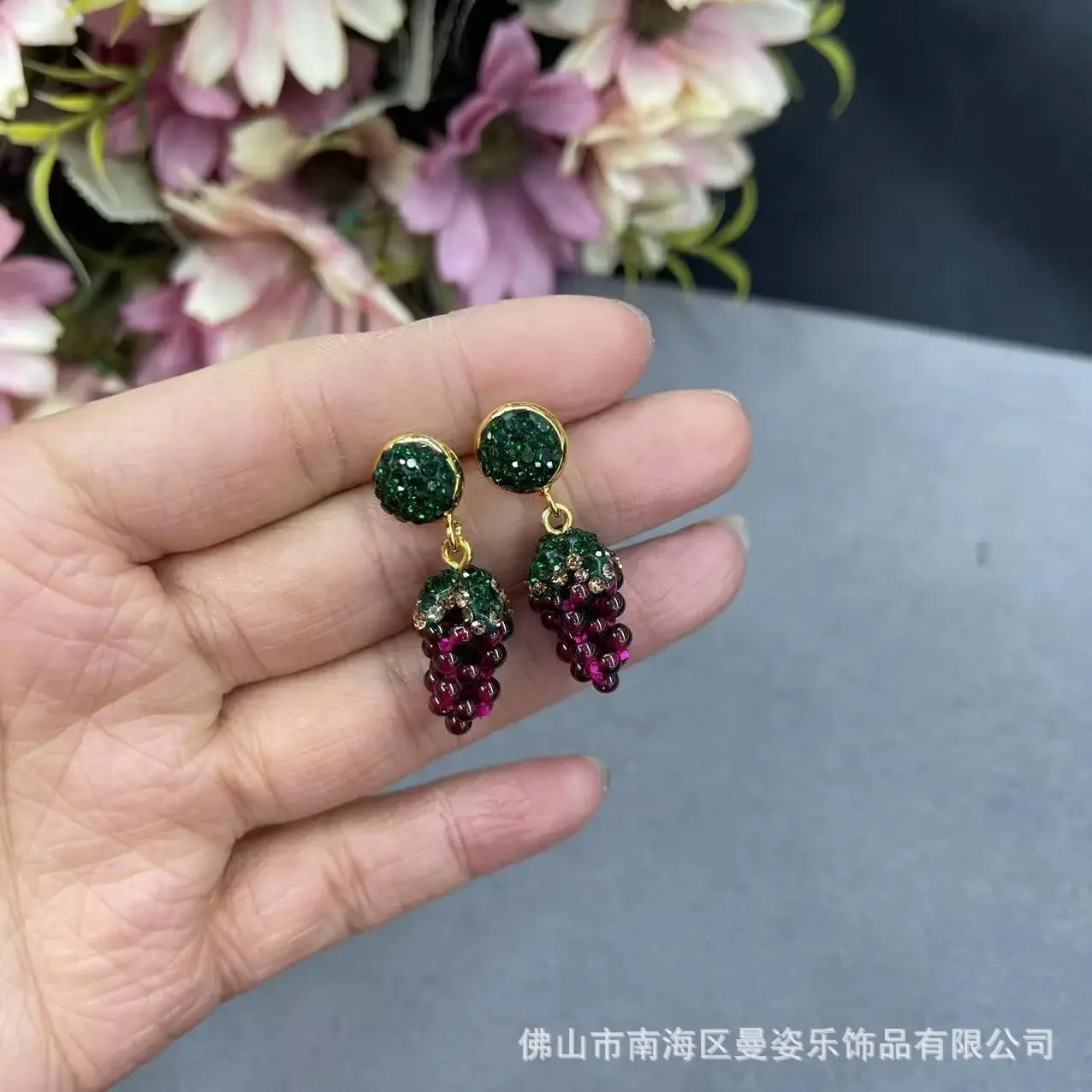 Natural garnet woven grape clay inlaid three-piece set vintage natural stone jewelry wholesale direct sales
