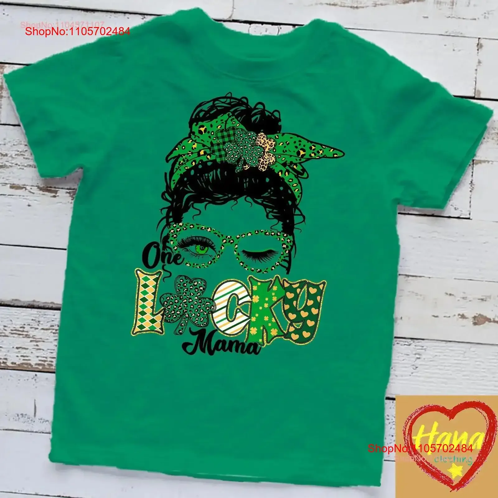 Womens One Lucky Mama St Patricks Day Mom Mother Shamrock T Shirt vintage Washed Stylish Top For Everyday Wear graphic