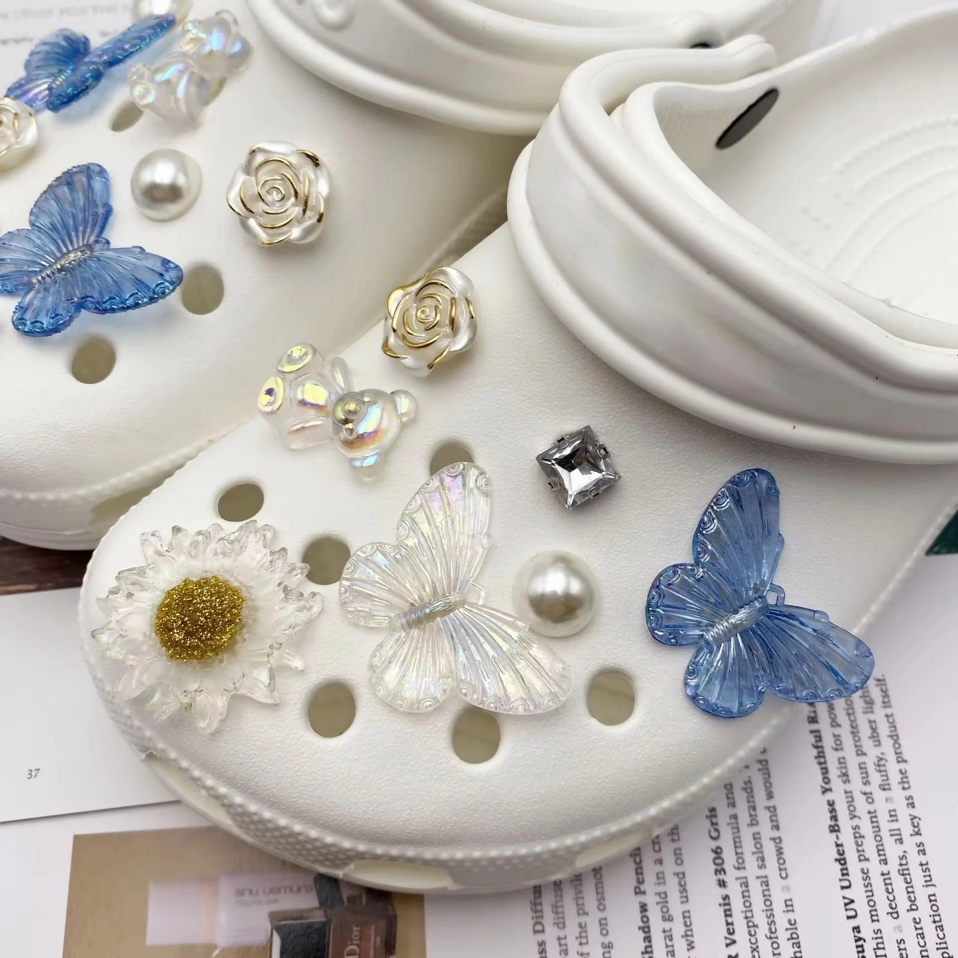 16 buah jimat sepatu DIY berlian mutiara kupu-kupu dapat dilepas dekorasi gesper untuk lubang sepatu pesona aksesoris anak perempuan hadiah pesta