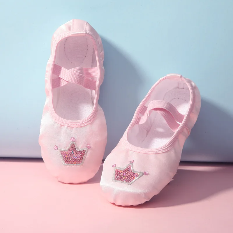 Hot Sale Kids Girls Pink Dance Wear Satin Embroidered Crown Ballet Shoes Wholesale