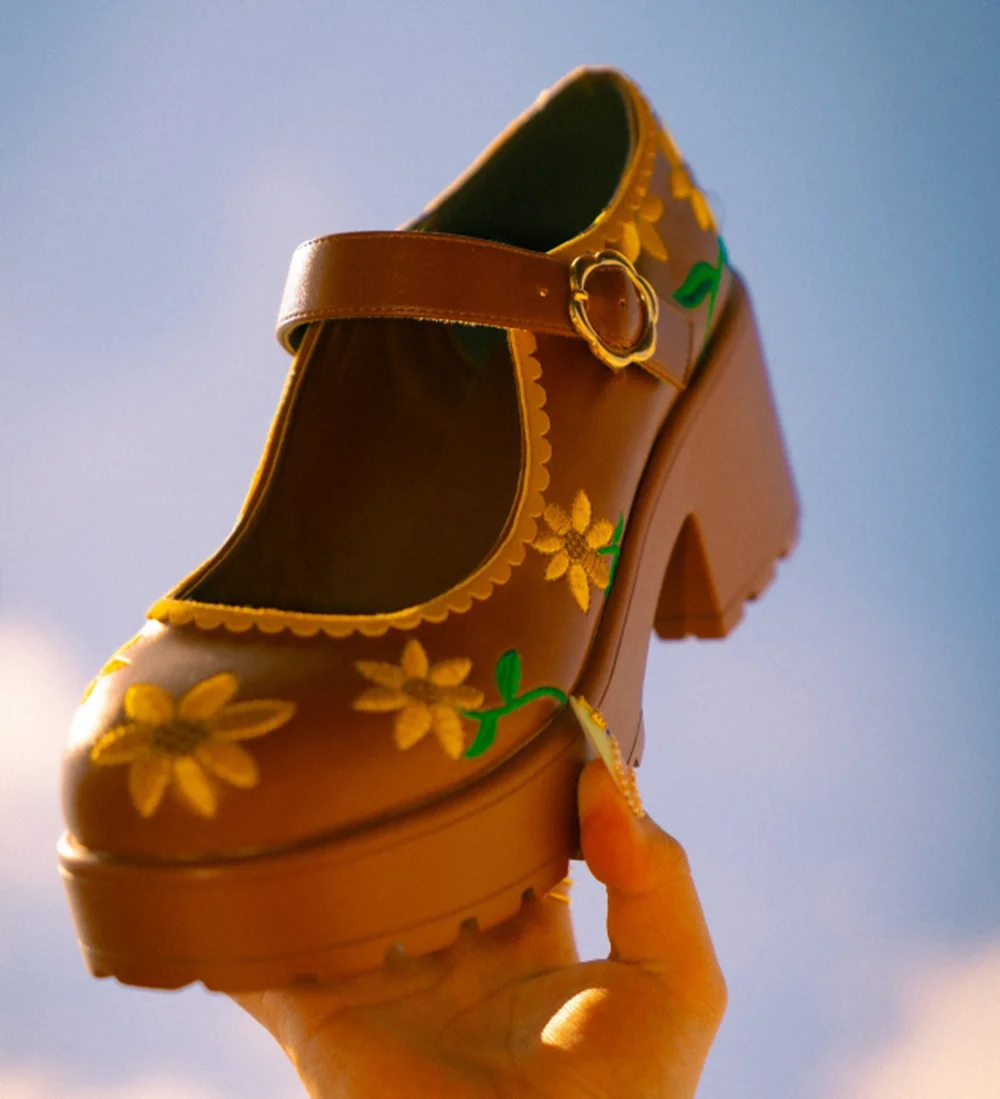 Cottagecore Brown Platform Mary Jane Heels Sunflower Embroidery Chunky Lug Sole Adjustable Buckle Strap Retro Style Casual Looks