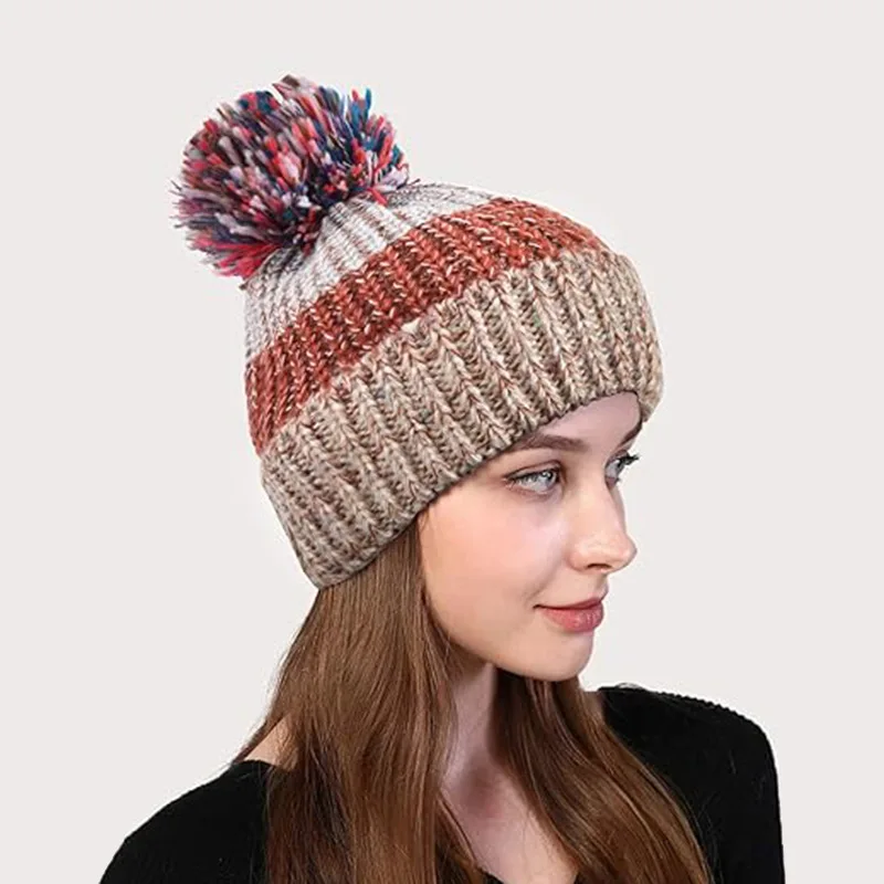 

Fishbone Color Block Pom-Pom Beanie - Women's European American Style Thickened Knitted Hat Fall Winter