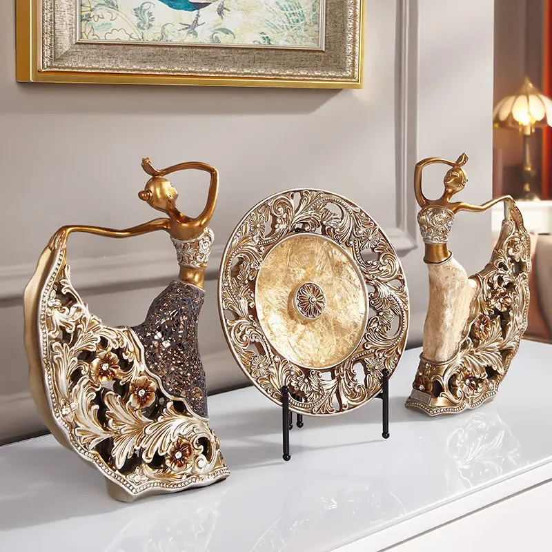 Peacock Dancer Model Luxury Atmosphere Decoration Home Living Room Decoration Ceramic Abstract Sculpture Art Decoration Statue