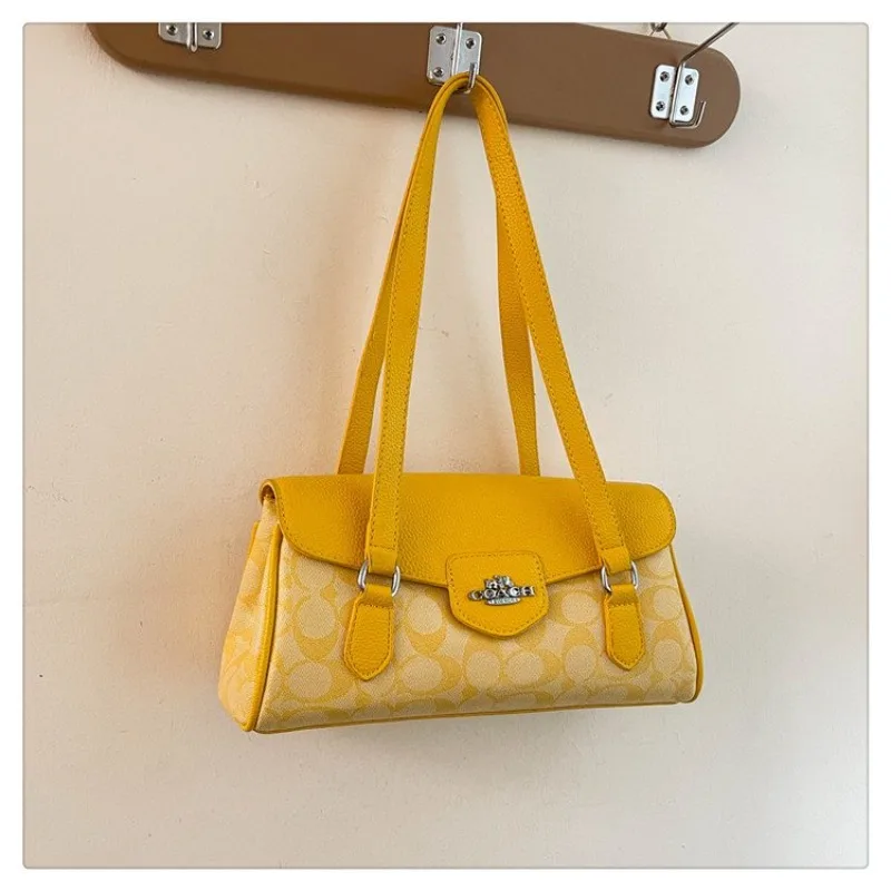 2025 New Light Luxury Bag Female Retro Niche Design Sense Shoulder Underarm Bag Senior Sense Temperament All Crossbody Bag