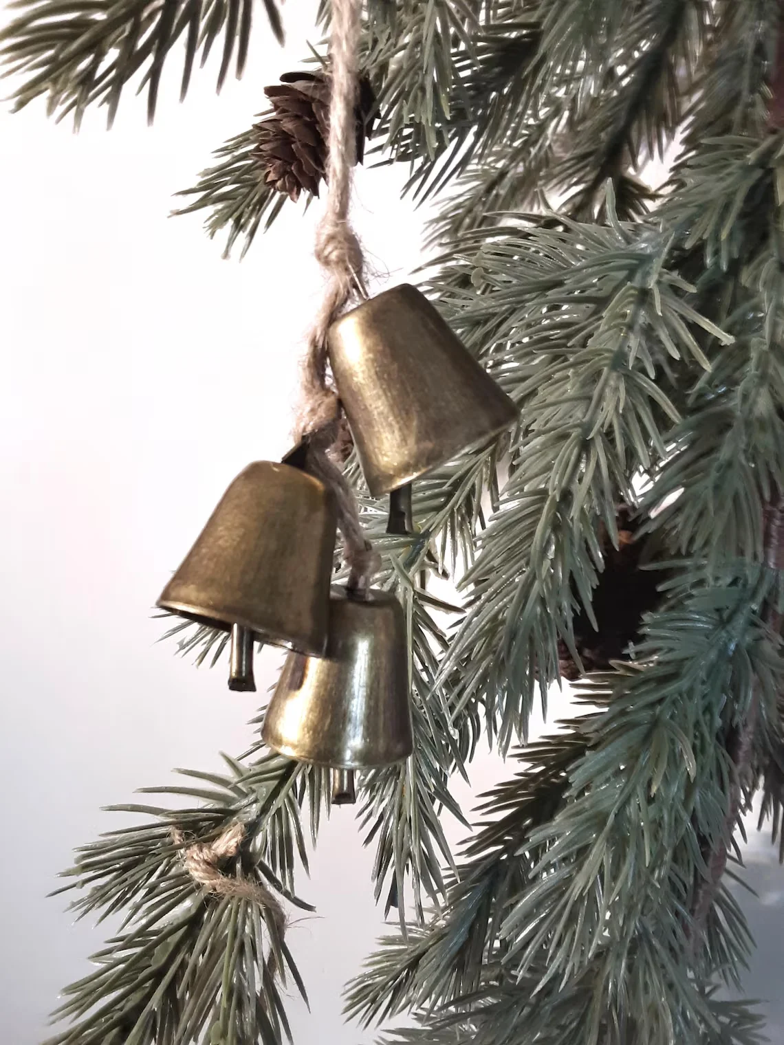 Hängende Kuhglocken im Vintage-Stil, antike Weihnachtsglocken-Ornamente, perfekte Glocken-Dekoration für Weihnachtsbaum und Ferienhausdekoration – Detail 2