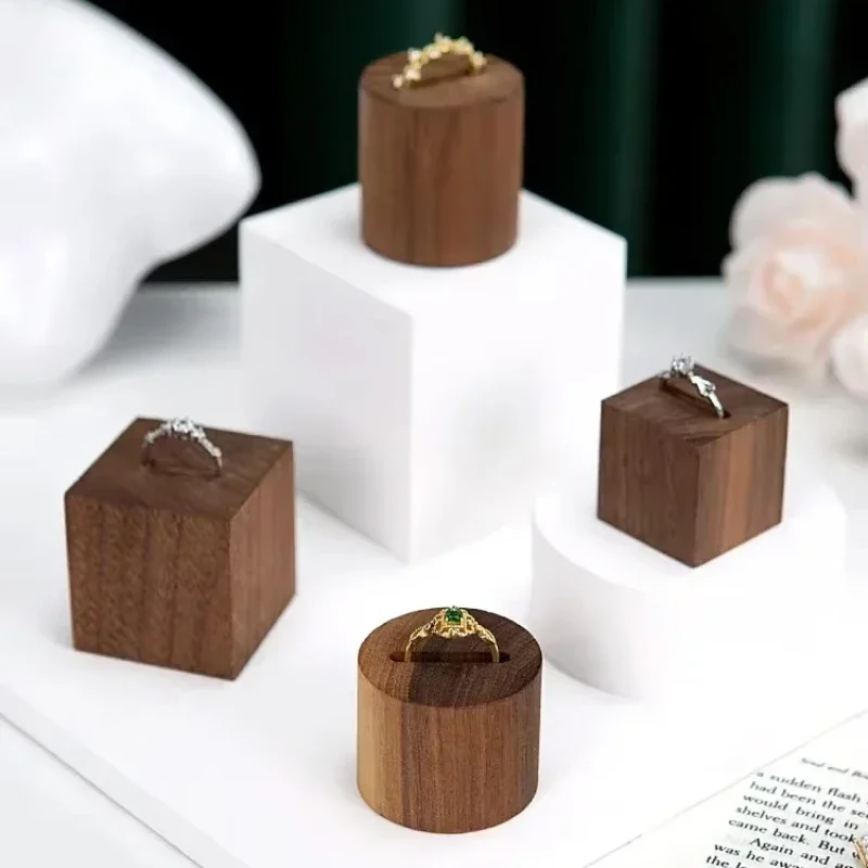 

Подставка для колец из орехового дерева: креативный деревянный шкаф-витрина для демонстрации и хранения колец