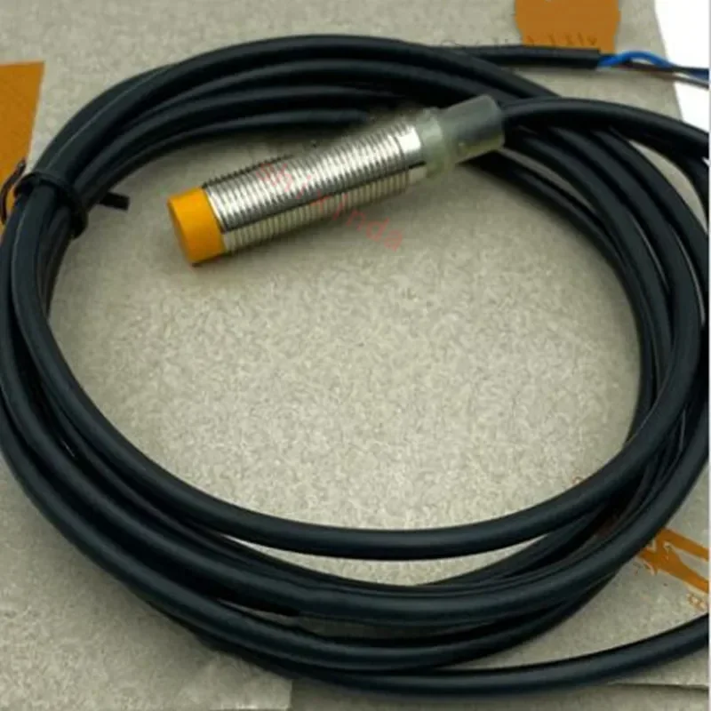 

IFT241 IFT245 Бесконтактный переключатель IFS204 200 201 205 208 703 704 242 243 244 Магнитный датчик Водонепроницаемый