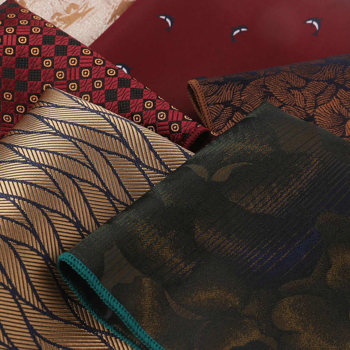 Traje para hombre, bufanda cuadrada pequeña, moda de poliéster, accesorios de boda, patrón de bordado Retro, toalla de bolsillo, ropa