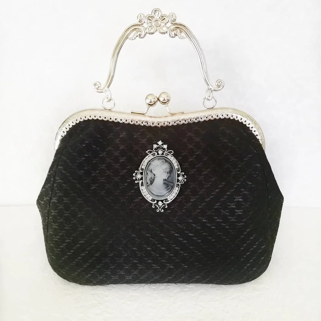 

Lost in Vintage Velvet Fabric Soild Bag Kisslock Bag Hand BagPurse Shoulder Cross Bags Frame Clutch Detachable Chain22x17x10cm