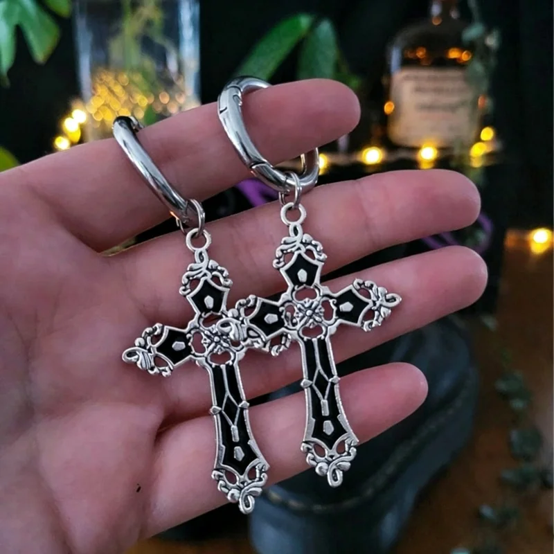 1 Pair Of Gothic black imitation enamel cross detachable lobster buckle shoe lace pendant decorative accessories