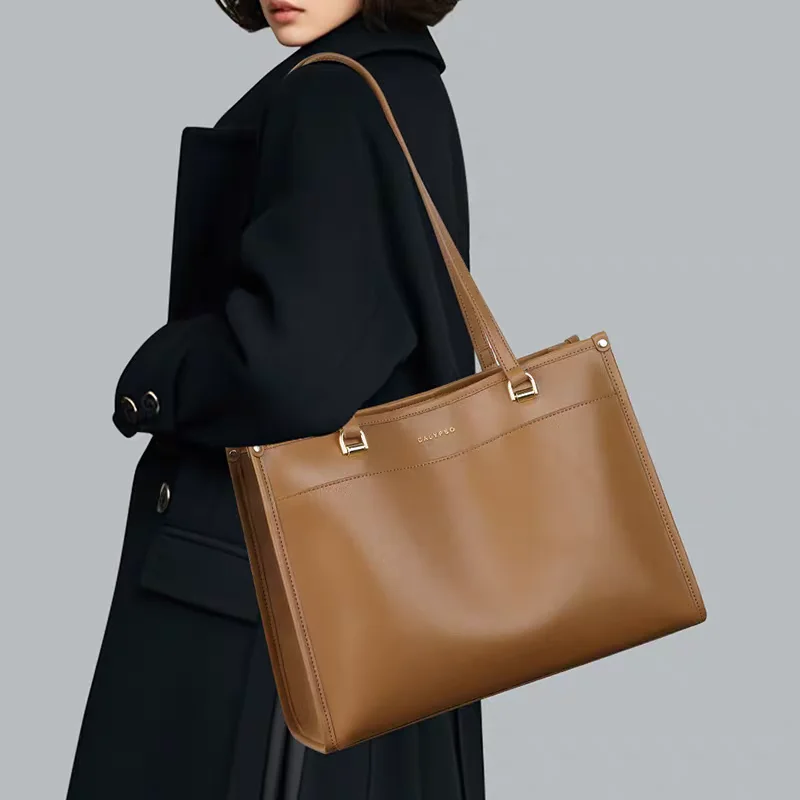 حقيبة سفر نسائية للأعمال الحقيقية ذات سعة كبيرة من الجلد الناعم الراقية، يمكن حمل حقيبة اليد على كتف واحد
