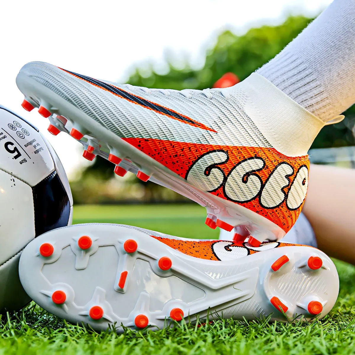 

Competitive Football Shoe Lightweight Sports Shoe High Quality New Youth Adult Outdoor Cleated Shoe Comprehensive Training Shoes