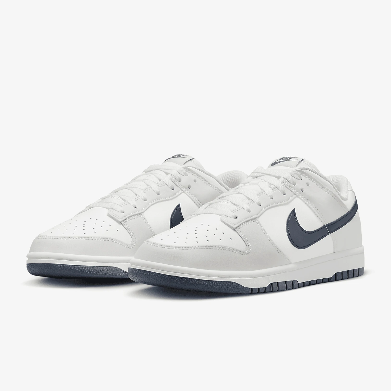 

Nike Authentic Dunk Low Men's Retro Skate Shoes DV0831-111