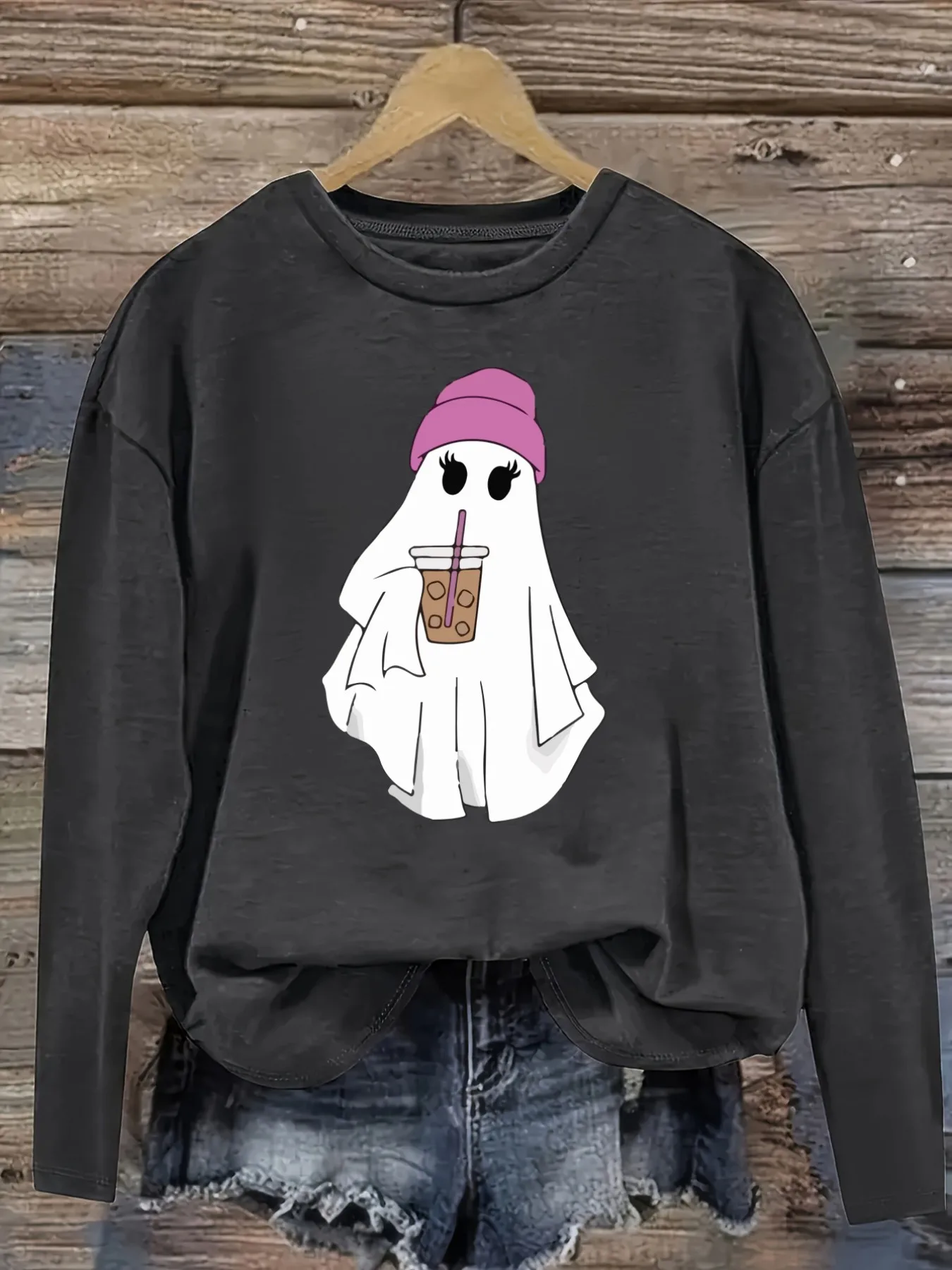 Women's Casual Long Sleeve Crew Neck T-Shirt Cute Ghost Drinking Bubble Tea Design, Round Neck Women's Clothing, Machine Washable, Slightly Elastic, Loose Fit, Spring Autumn Winter Women's T-Shirt, Halloween Costume Outfit