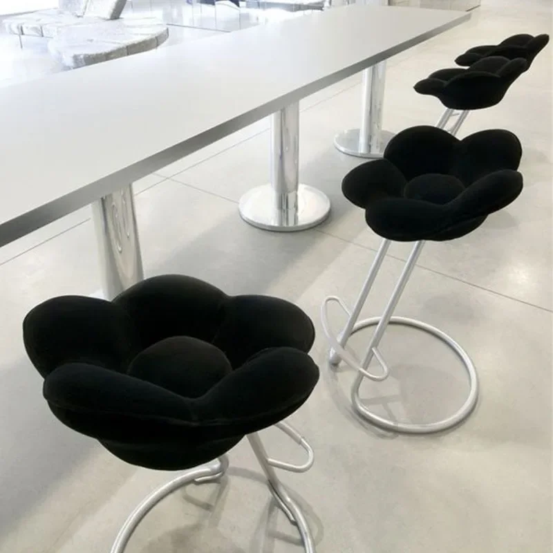 Kursi tunggal desainer Italia yang kreatif, kursi makan minimalis modern, kursi bar tinggi, kelopak bunga matahari