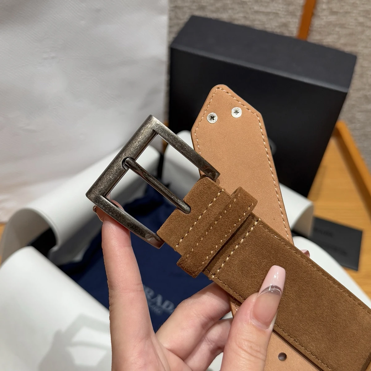 حزام جلد سويدي للرجال، حزام Nubuck كاجوال/فستان، تصميم كلاسيكي بسيط وصندوق هدايا مميز له