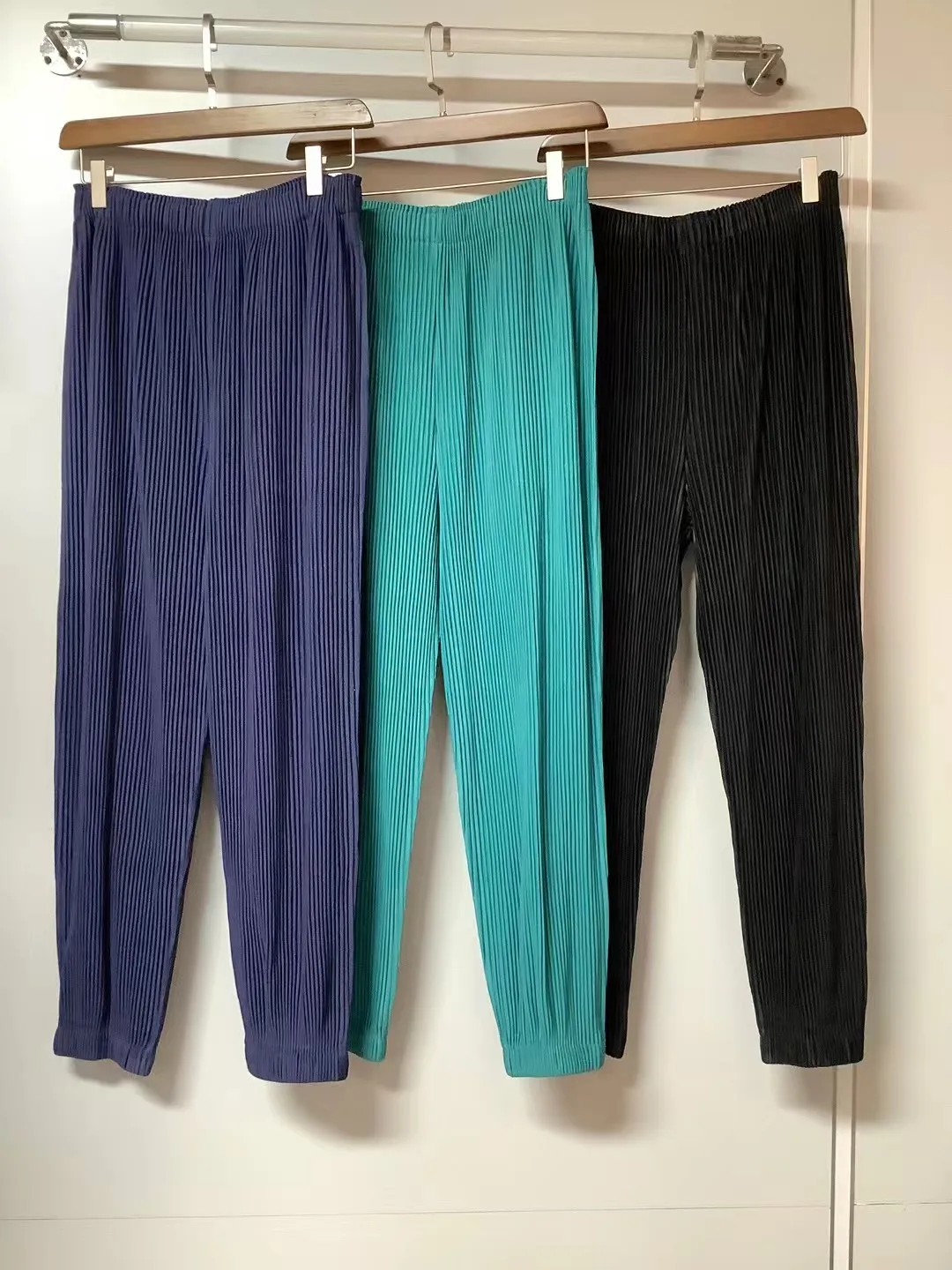 

Японские плиссированные брюки для женщин: летние, тонкие, универсальные, стройнящие, для повседневной носки, длинные, из полиэстера, с завышенной талией