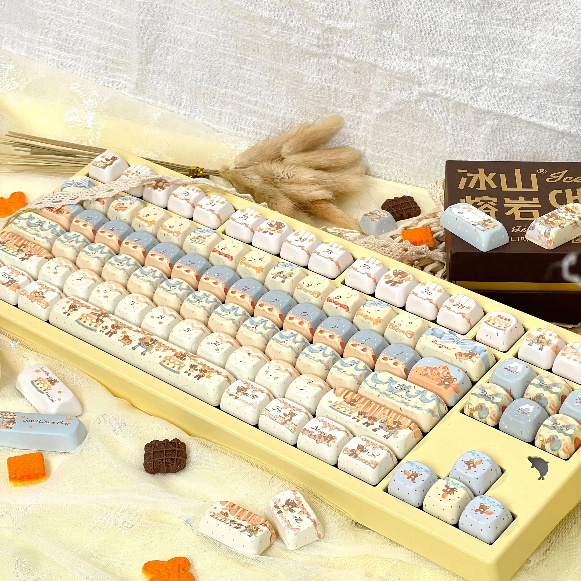Hi original cream bear original opaque side engraved moa keycap mechanical keyboard PBT full five sides hot sublimation cute