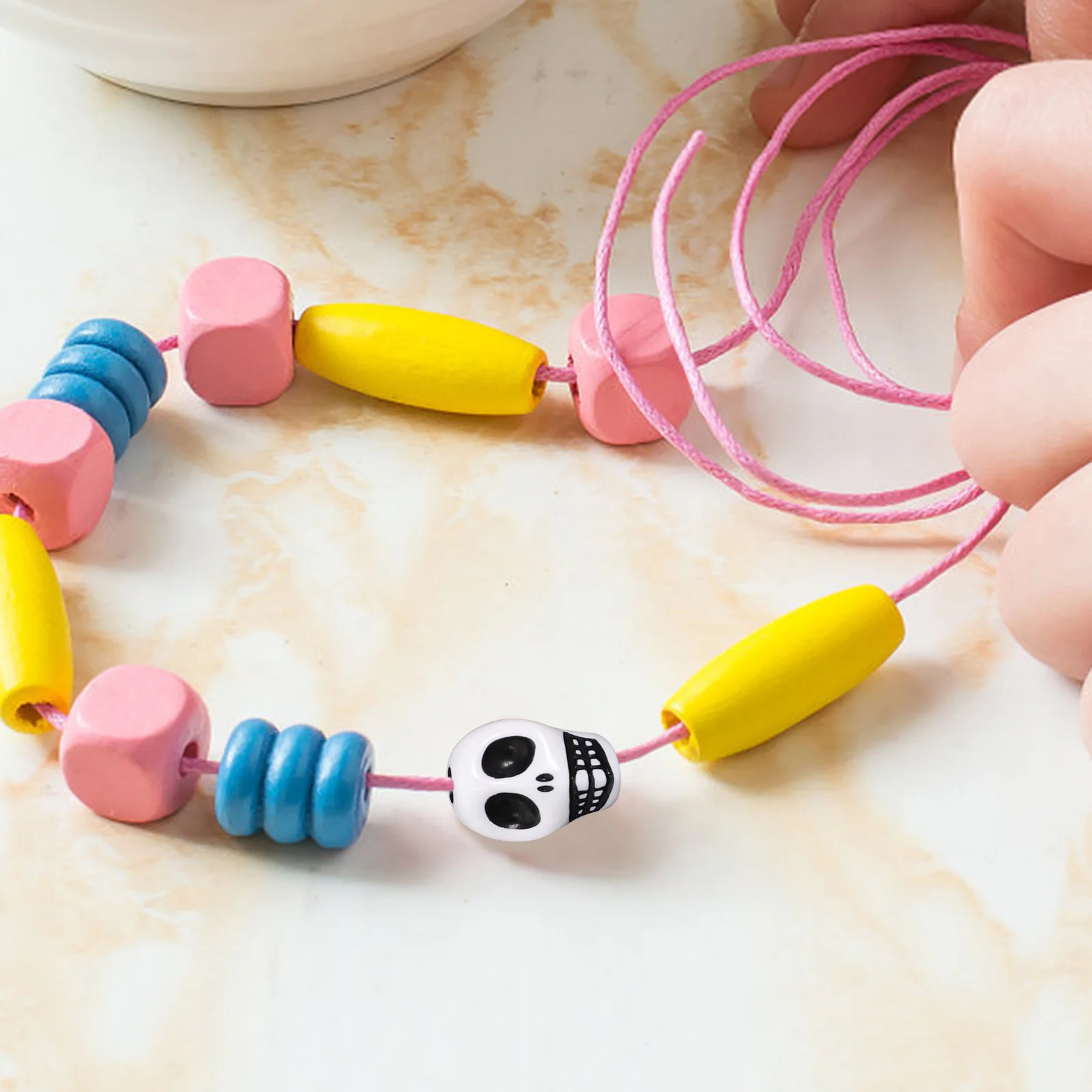 

50Pcs Skull Design Loose Beads Acrylic DIY Jewelry Supplies Handmade Spacer Beads for Bracelet Necklace Crafting Accessories