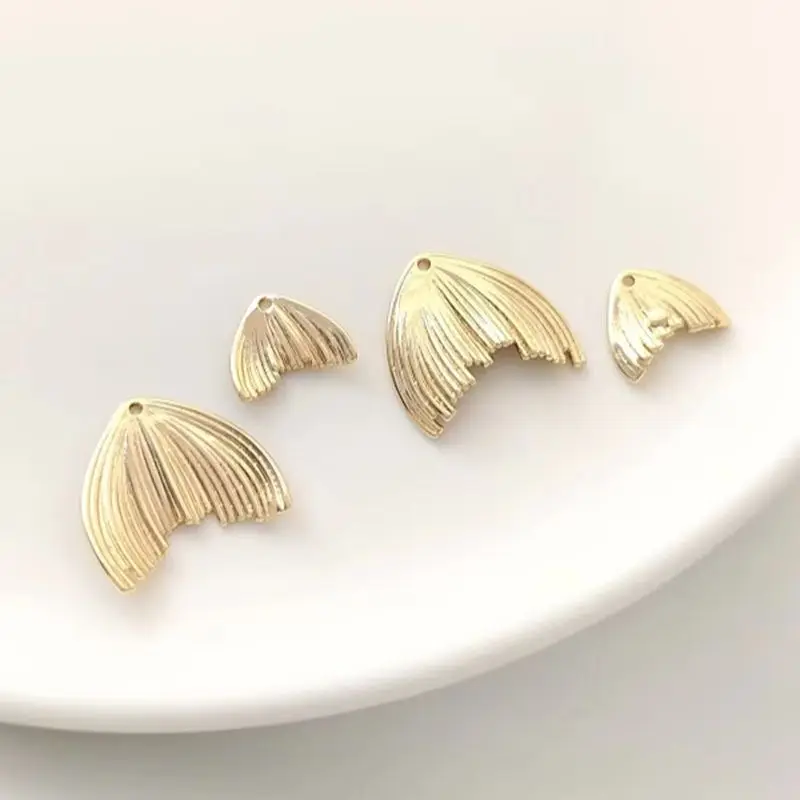 

14K Gold-Color Three-dimensional Fishtail Pendant Handmade Pendant DIY Earrings Bracelet Handmade Accessories Jewelry Charm